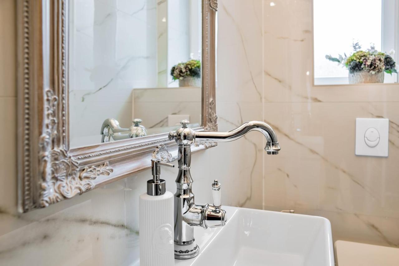Luxury Class Apartment - 1St Floor, Large Apartment, Downtown, Newly Renovated, Fast Wifi, 4X Air Conditioning ザグレブ エクステリア 写真