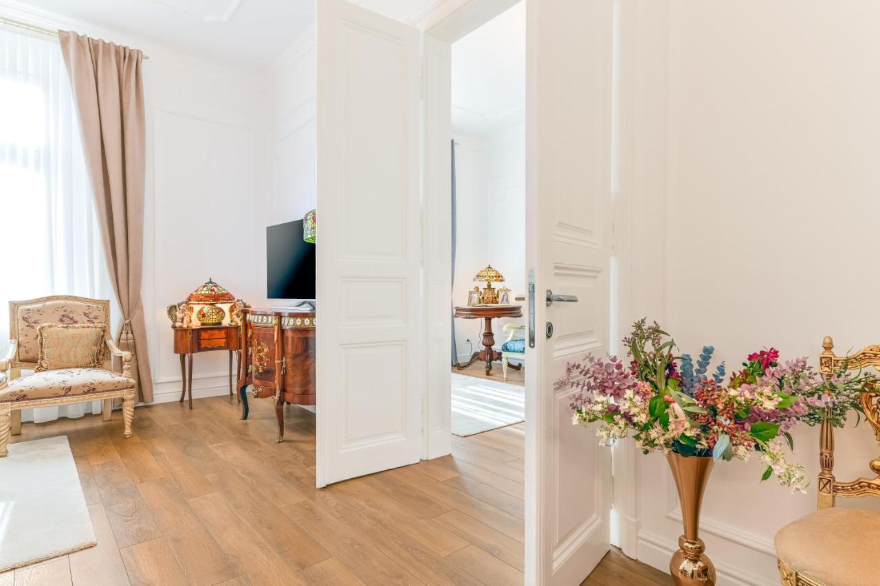 Luxury Class Apartment - 1St Floor, Large Apartment, Downtown, Newly Renovated, Fast Wifi, 4X Air Conditioning ザグレブ エクステリア 写真